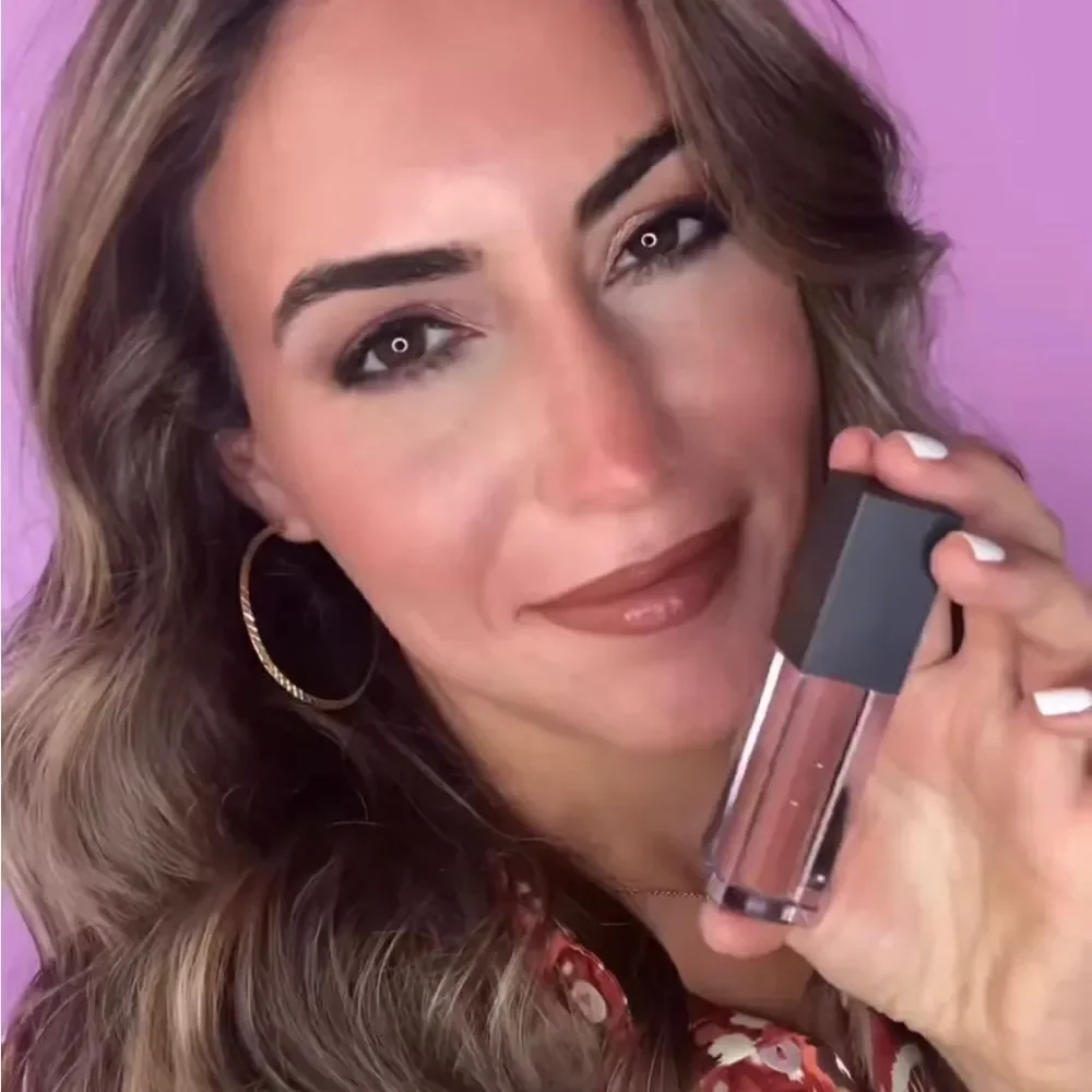 Defiance Beauty Luminous Liquid Lipstick (Iconic)